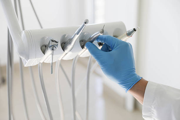 Professional Emergency Dentist technician working in Orland Park, IL